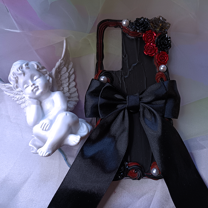 Exclusive for iPhone|Black rosette light luxury cream glue phone case