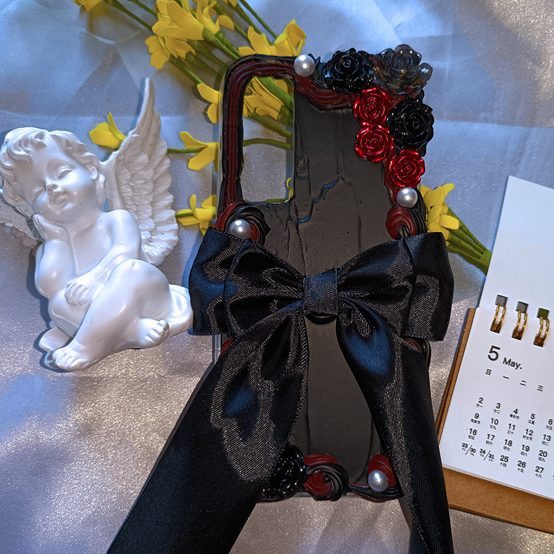 Exclusive for iPhone|Black rosette light luxury cream glue phone case